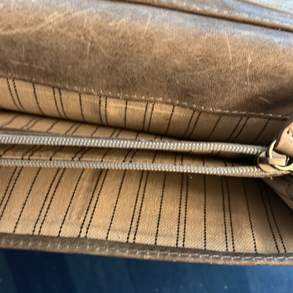 Frye wallet - Picture 4 of 8